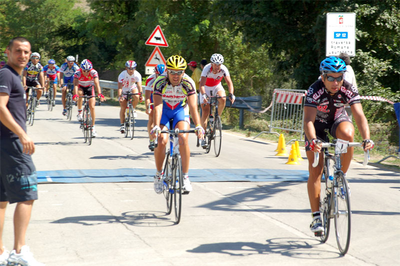 gal/2006/07 - Fondo della Valdarbia II serie/3 - Su e giu per le crete e  l arrivo/DSC_0083-01.jpg